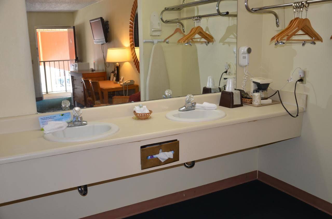 Days Inn Cheraw Exterior photo